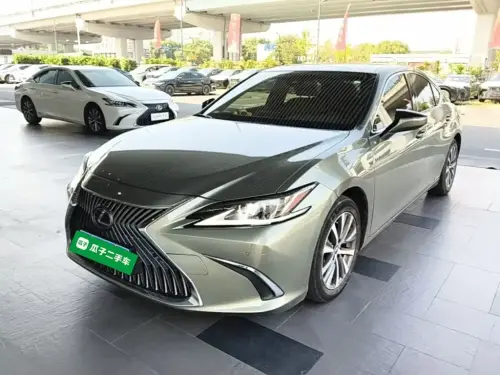 Lexus ES, 2020