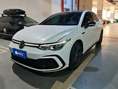 Volkswagen Golf, 2024