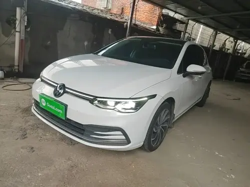 Volkswagen Golf, 2022