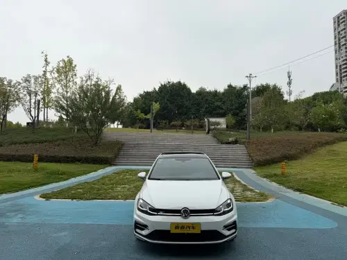Volkswagen Golf, 2020