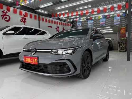 Volkswagen Golf, 2024