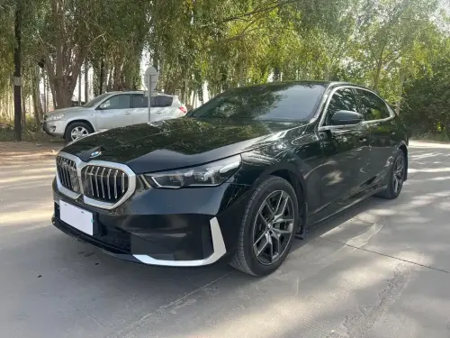 BMW 5-Series, 2026