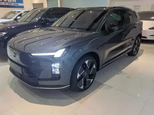 Volvo XC70, 2025