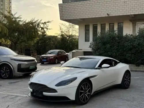 Aston Martin DB11, 2019