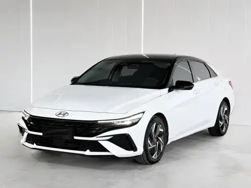 Hyundai Elantra, 2023