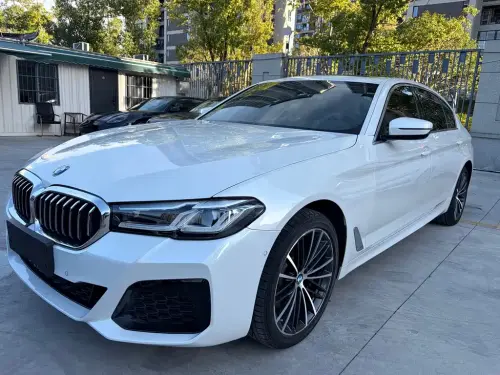 BMW 5-Series, 2022