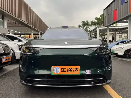 AITO M8, 2025