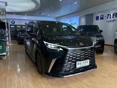 Lexus LM, 2024