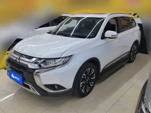 Mitsubishi Outlander, 2021