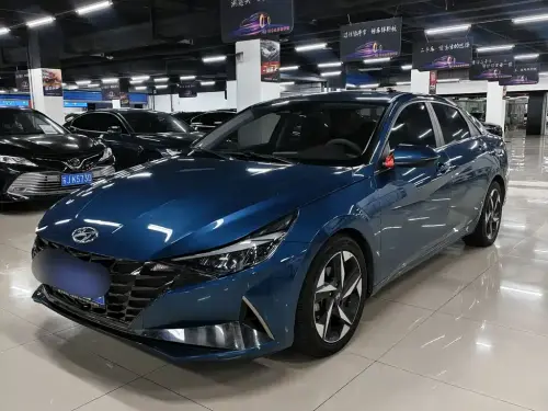 Hyundai Elantra, 2022