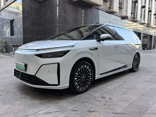 XPeng X9, 2025