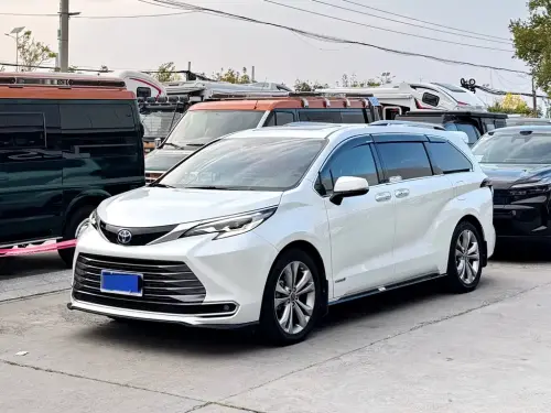 Toyota Sienna, 2023