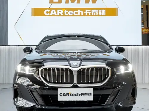 BMW 5-Series, 2025