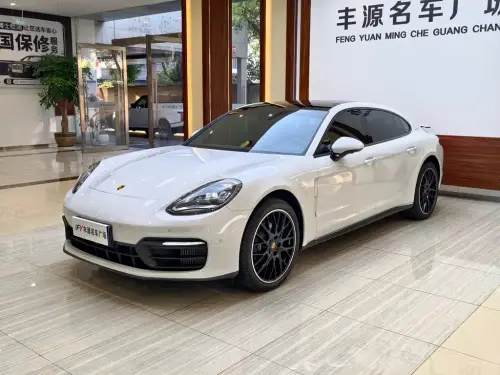 Porsche Panamera, 2022