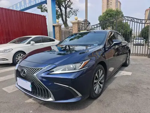 Lexus ES, 2021