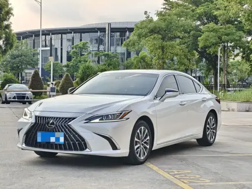 Lexus ES, 2024