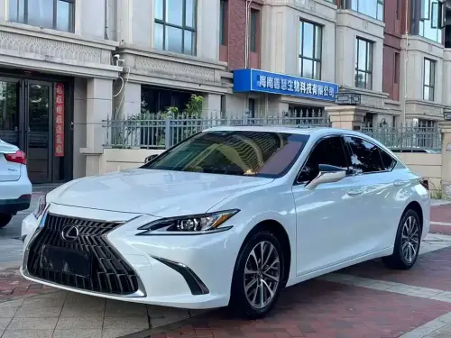 Lexus ES, 2024