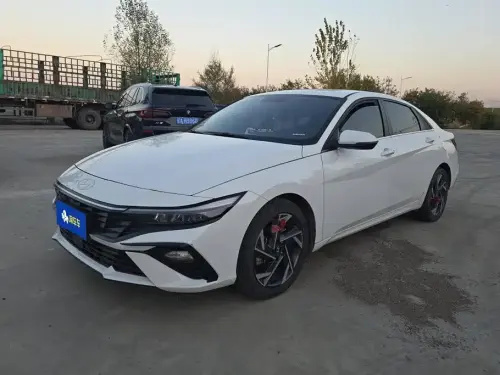 Hyundai Elantra, 2024