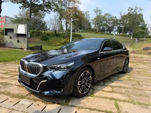 BMW 5-Series, 2024