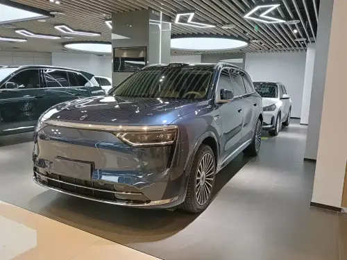 AITO M8, 2025