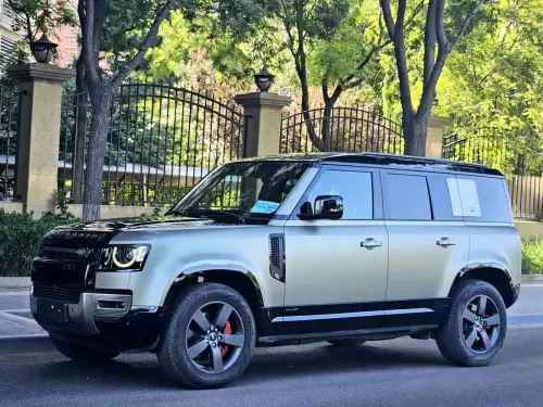 Land Rover Defender, 2023