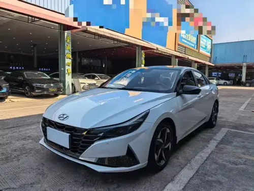 Hyundai Elantra, 2022