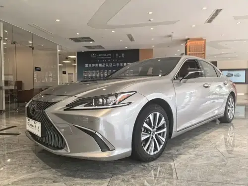 Lexus ES, 2019