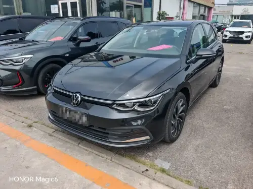 Volkswagen Golf, 2023