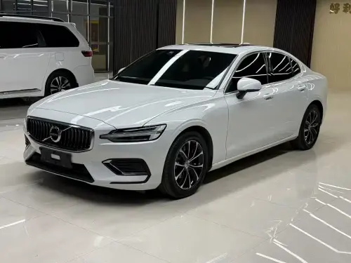 Volvo S60, 2022
