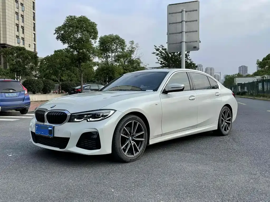 BMW 3-Series, 2020