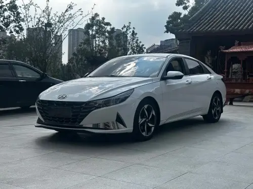 Hyundai Elantra, 2022