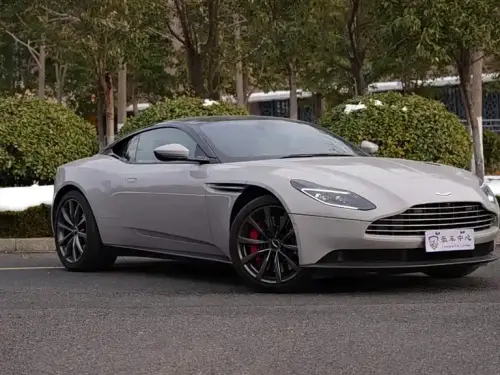 Aston Martin DB11, 2021