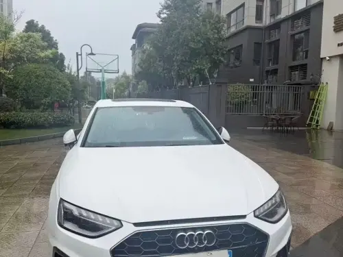 Audi A4, 2022