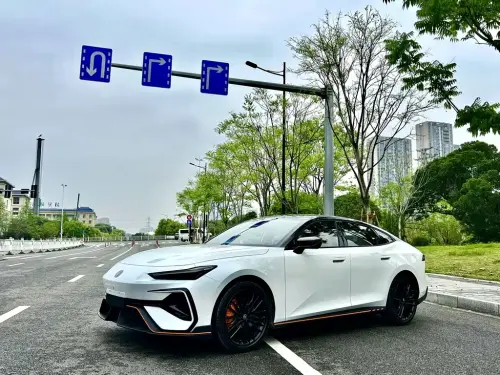 Changan UNI-V, 2025