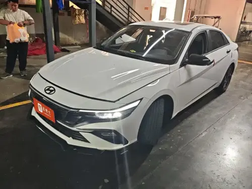Hyundai Elantra, 2024