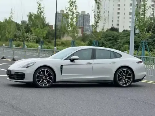 Porsche Panamera, 2023