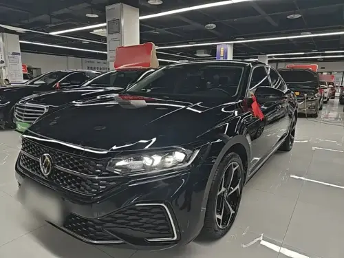 Volkswagen Passat, 2023