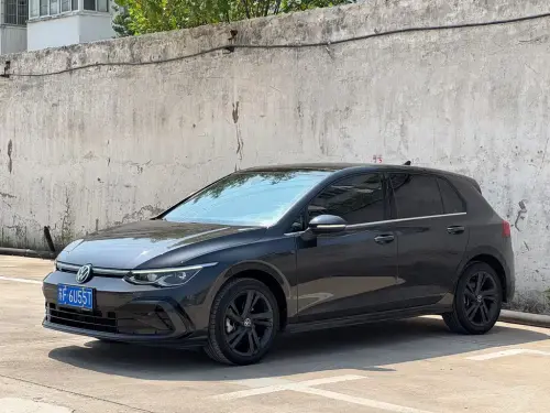 Volkswagen Golf, 2022