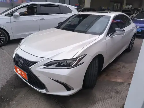 Lexus ES, 2024