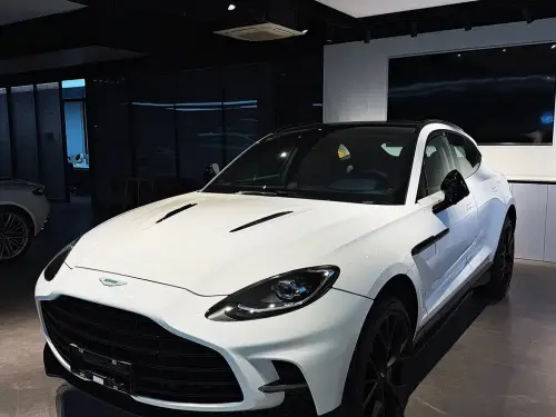 Aston Martin DBX, 2026