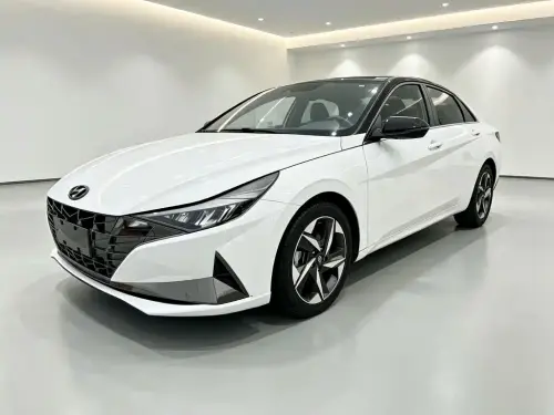 Hyundai Elantra, 2022