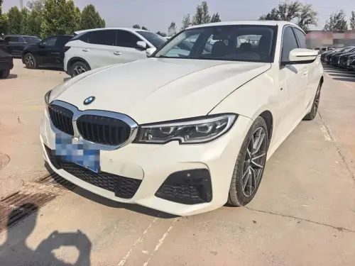 BMW 3-Series, 2022