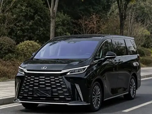 Lexus LM, 2025