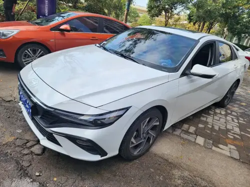 Hyundai Elantra, 2026
