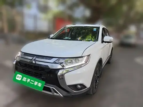 Mitsubishi Outlander, 2020