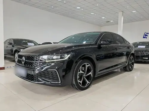 Volkswagen Passat, 2023