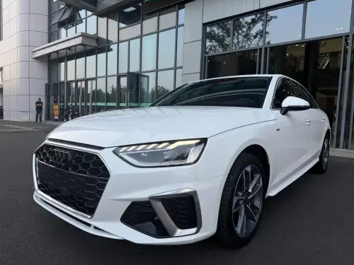 Audi A4, 2022