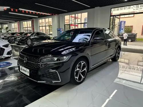Volkswagen Passat, 2023