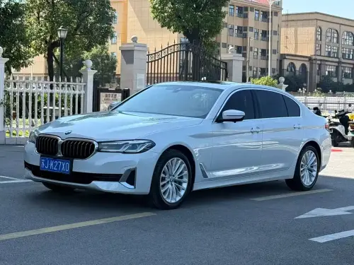 BMW 5-Series, 2021