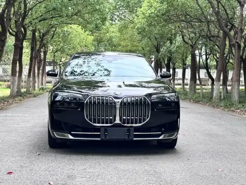 BMW 7-Series, 2023